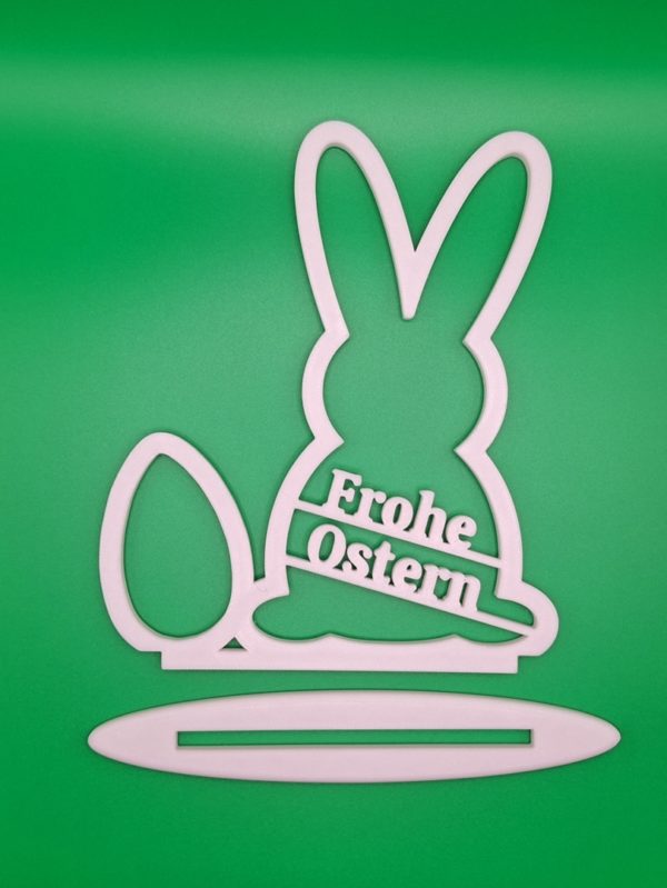 osterhase mit ei und staender 03
